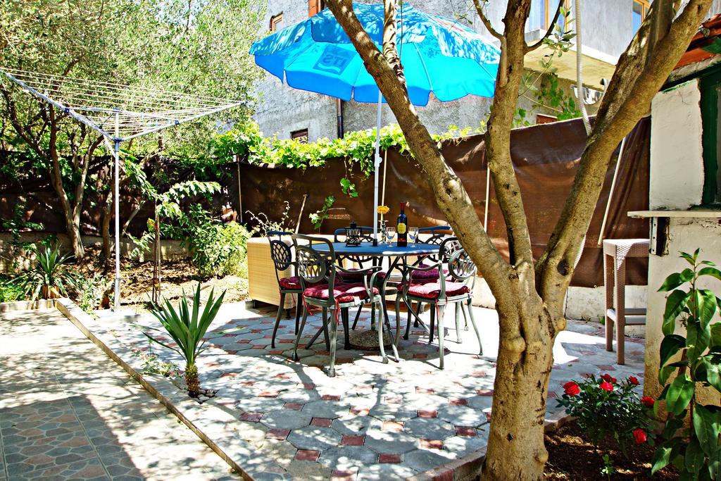 Apartments Adria Jadrija Exterior foto